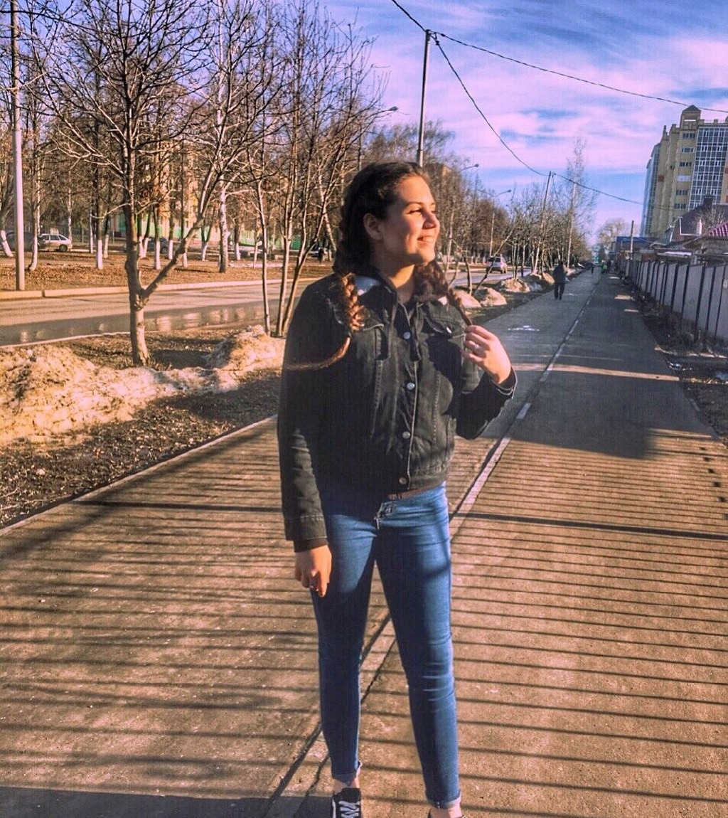 Виолетта привлекальеная девушка из Петрово-Красноселья цена от 3500 руб