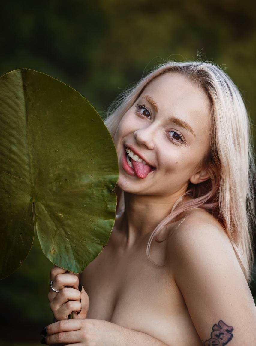 Аринка привлекальеная девушка из Петрово-Красноселья цена от 7000 руб