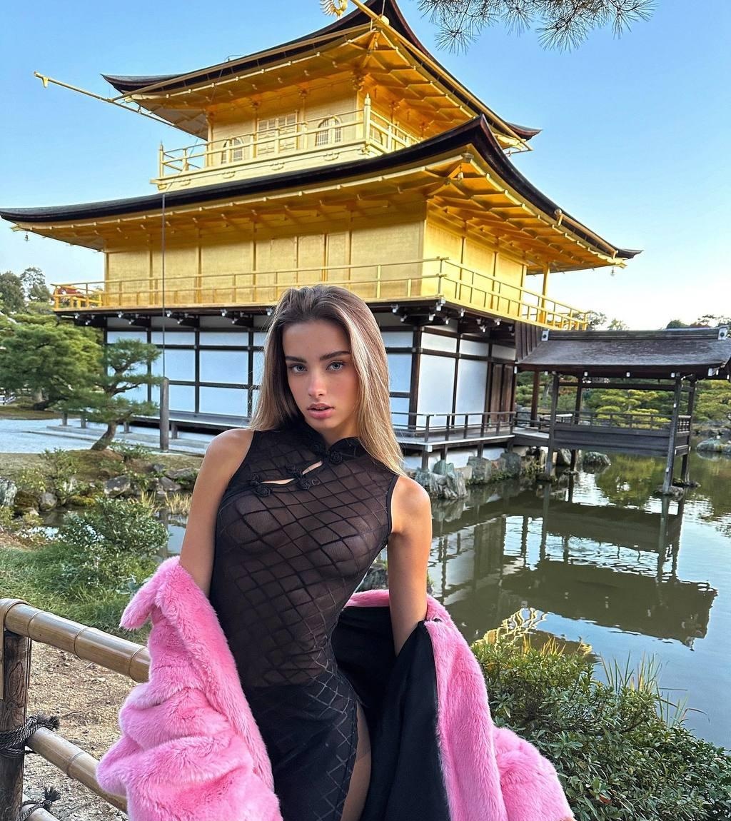 Светлана привлекальеная девушка из Петрово-Красноселья цена от 7000 руб