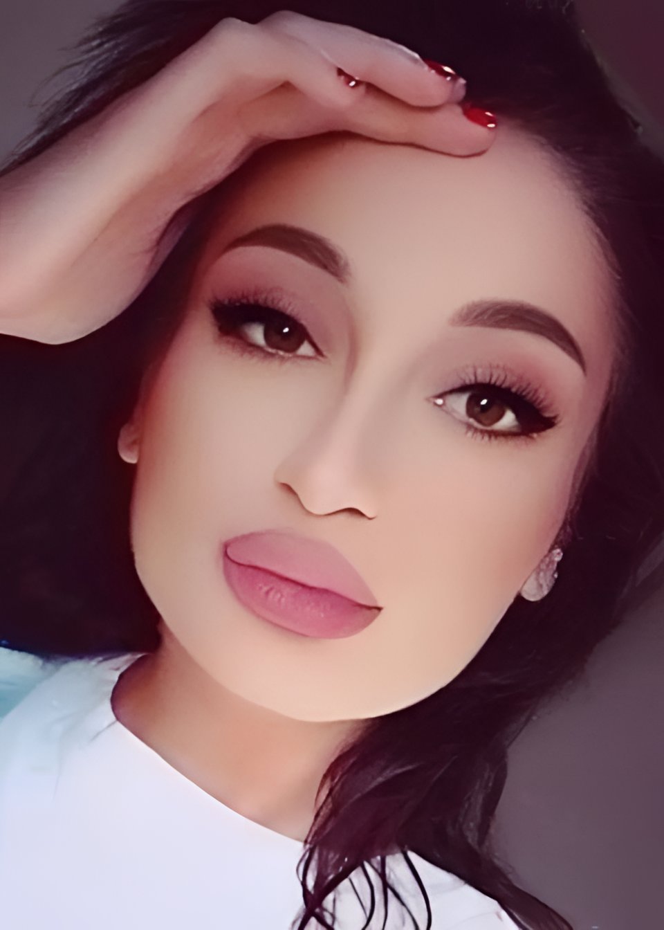 Ася привлекальеная девушка из Петрово-Красноселья цена от 6000 руб