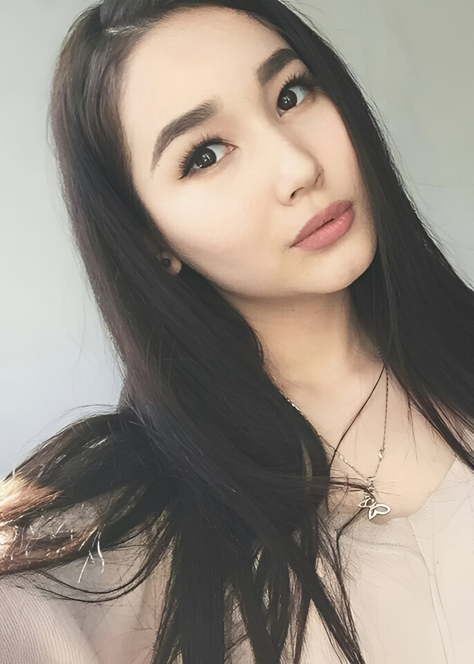 Малика привлекальеная девушка из Петрово-Красноселья цена от 2000 руб