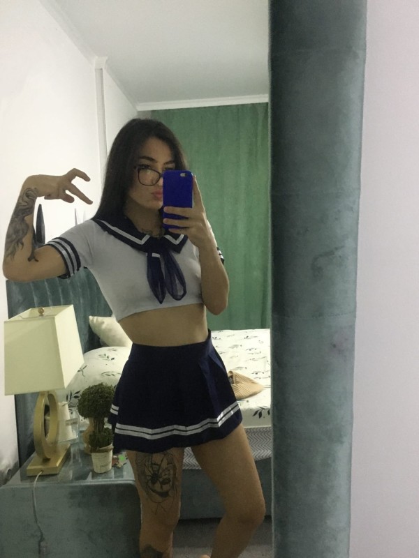 Дашка привлекательная девушка из Петрово-Красноселья цена от 3500 руб