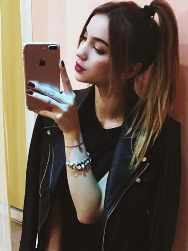 Инга привлекательная девушка из Петрово-Красноселья цена от 3500 руб