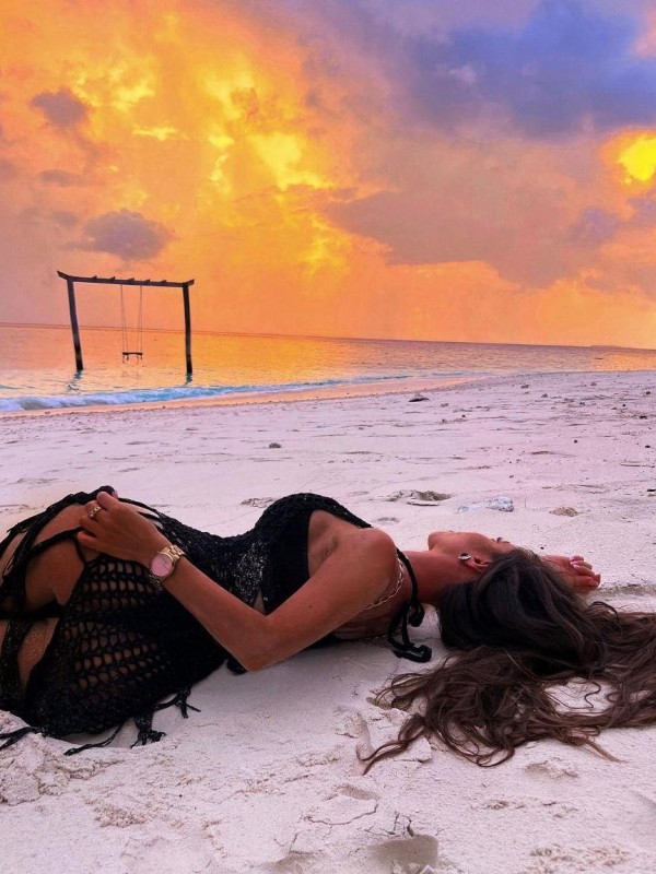 Ольга привлекательная девушка из Петрово-Красноселья цена от 8000 руб