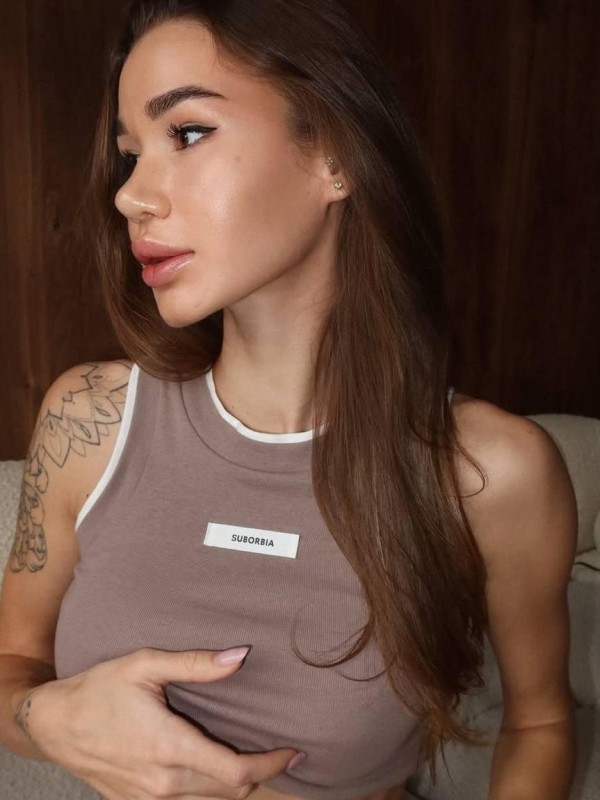 Регина привлекательная девушка из Петрово-Красноселья цена от 7000 руб